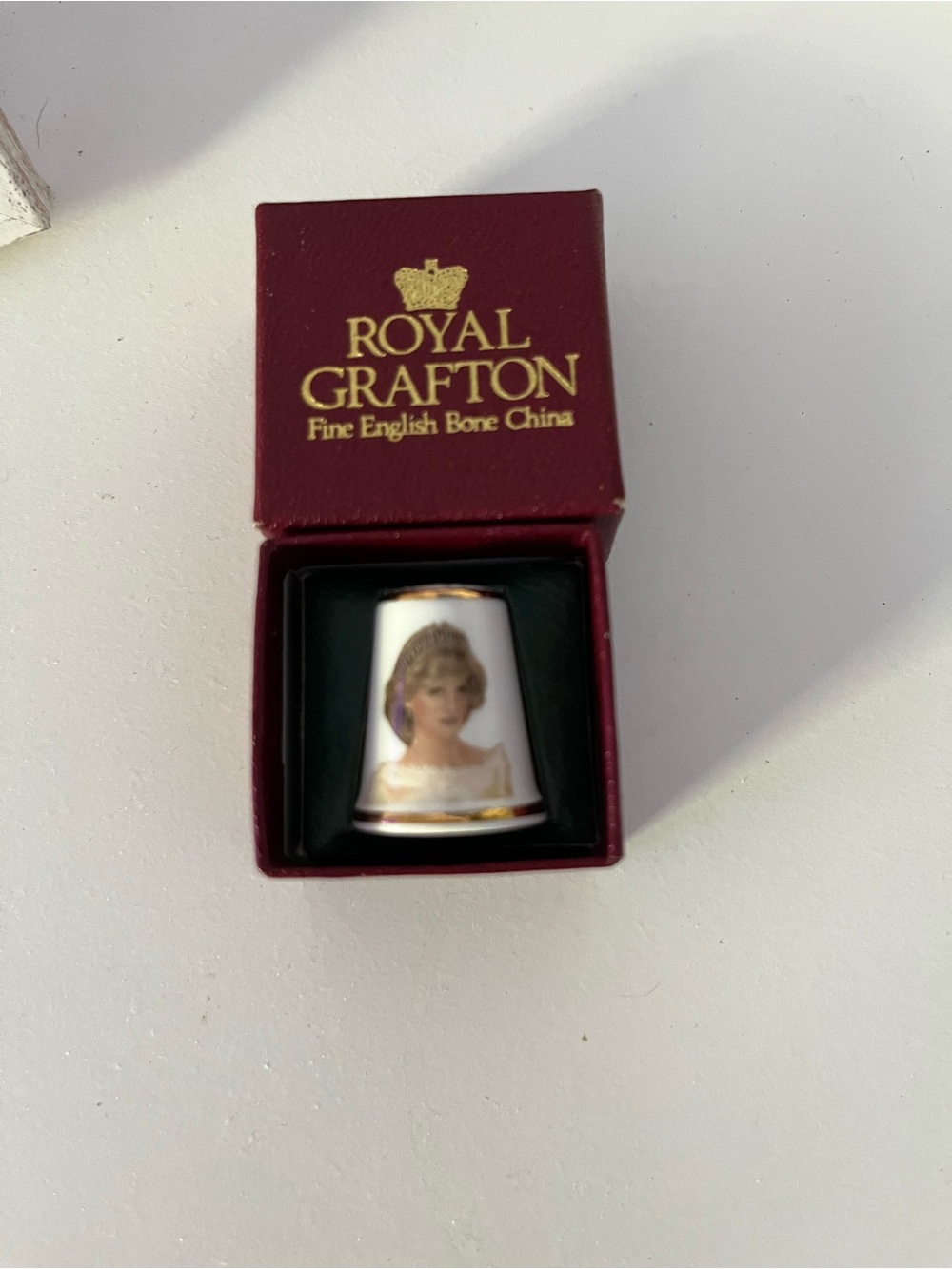 Lady Diana commemorative White and Gold Commemorative Bone China Thimble